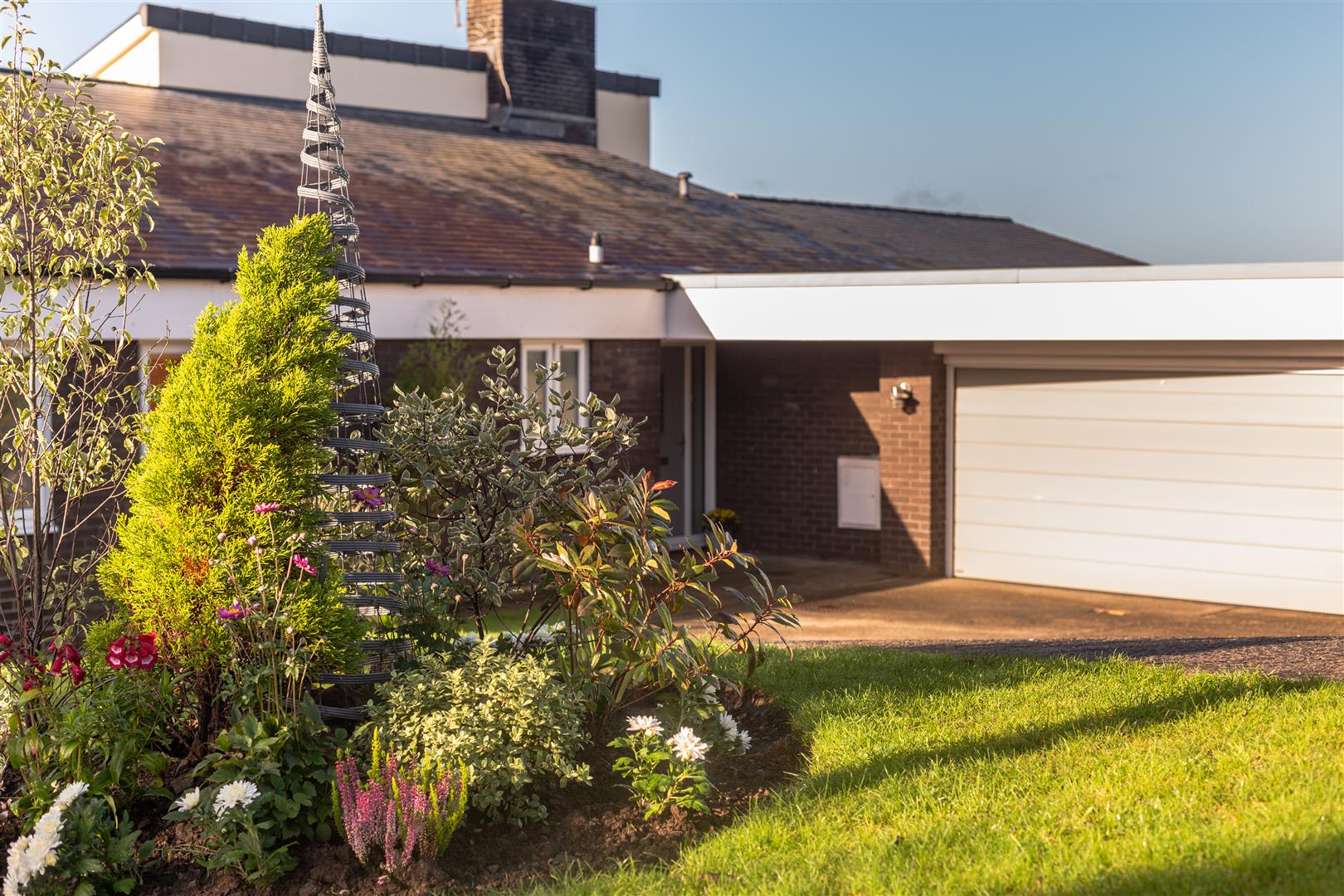 Misty Hills Close, Three Crosses, Swansea, SA4 3JF